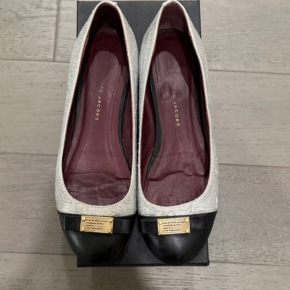 Marc Jacobs Women's Silver and Black Loafers
